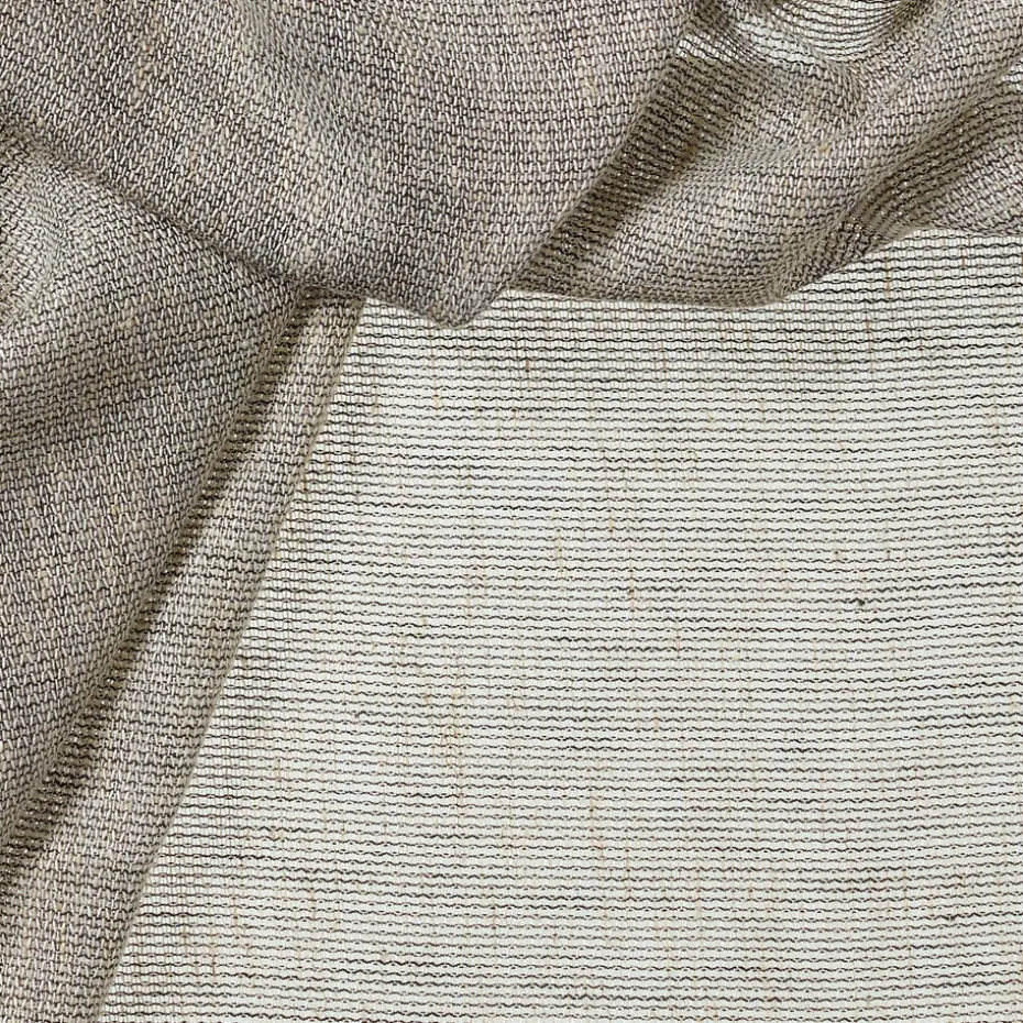 Inbetween Max Taupe